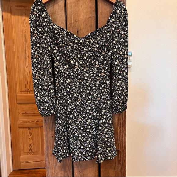 reformation 
Mochi Dress 8 - Picture 3 of 6